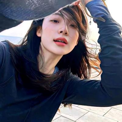 阿里安娜 海报