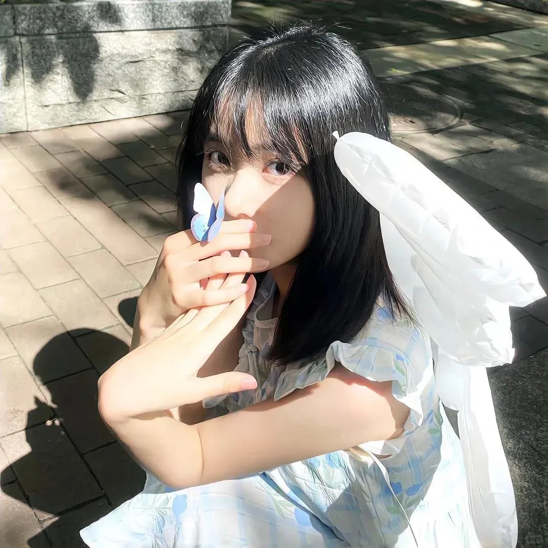 三朵花 海报